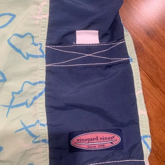 Vineyard Vines Blue and Green Swim Shorts size 34 - Picture 3 of 5
